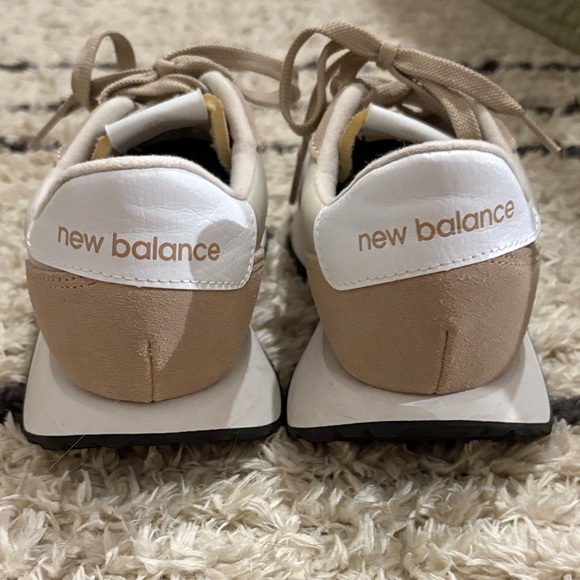 New Balance 237 - Picture 4 of 6